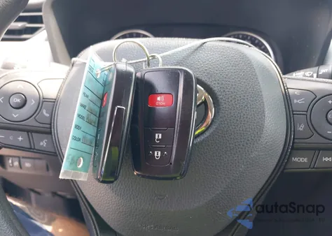 2021 Toyota Rav4 Xle z USA, uszkodzony, nr VIN 2T3W1RFV1MW104948